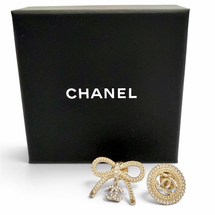 Excellent CHANEL Brooch COCO Mark Rhinestone Ribbon Pin Badge gold B24K ABE646B