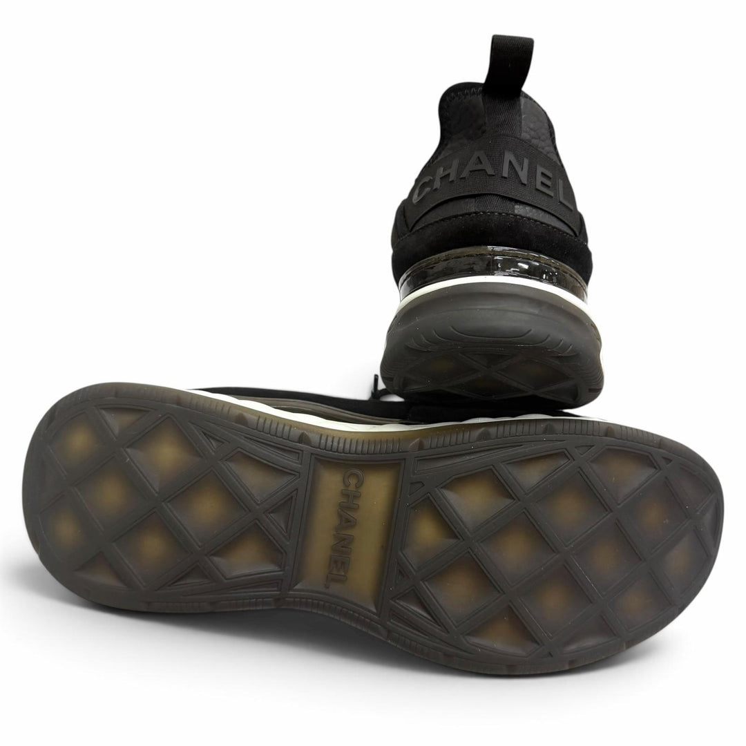 Great CHANEL Low cut sneakers G39072 COCO MarkMetal Matelassé black