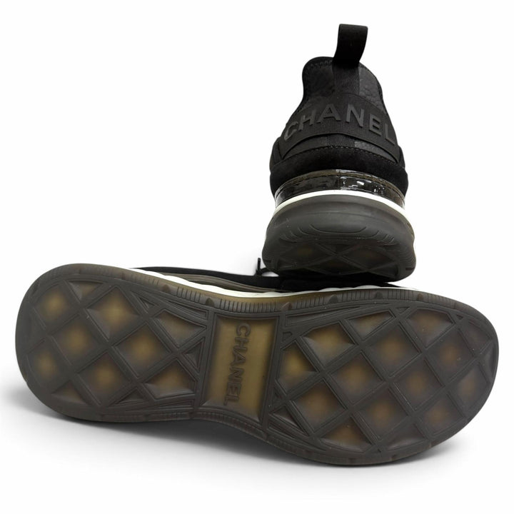 Great CHANEL Low cut sneakers G39072 COCO MarkMetal Matelassé black
