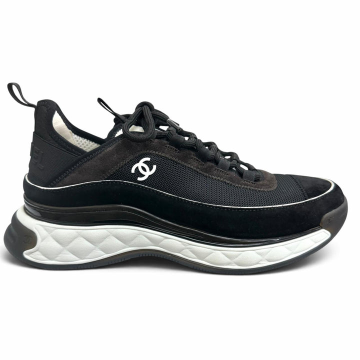 Great CHANEL Low cut sneakers G39072 COCO MarkMetal Matelassé black
