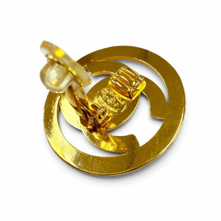 Great CHANEL Earring COCO Mark round gold metal Women 97P