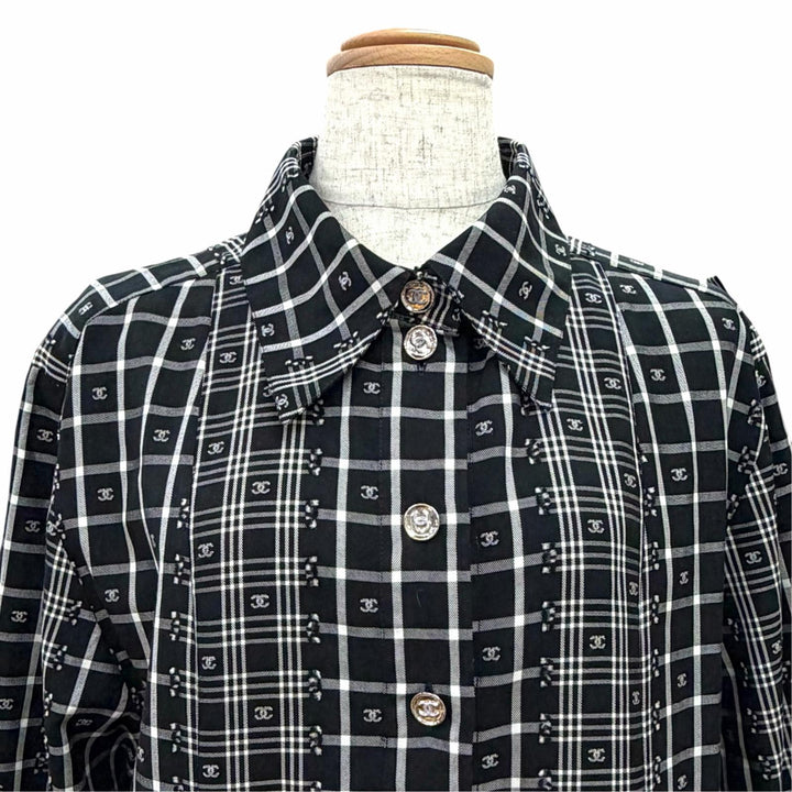 Discounted Excellent CHANEL one piece COCO Mark Check Pattern COCO Button 40 23A P75285