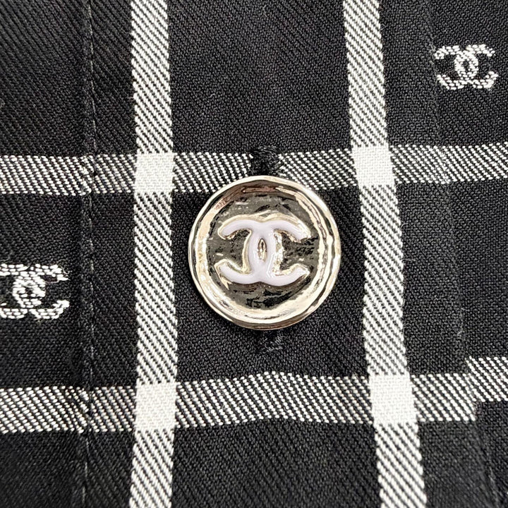 Discounted Excellent CHANEL one piece COCO Mark Check Pattern COCO Button 40 23A P75285