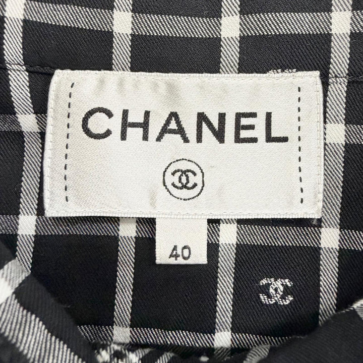 Discounted Excellent CHANEL one piece COCO Mark Check Pattern COCO Button 40 23A P75285