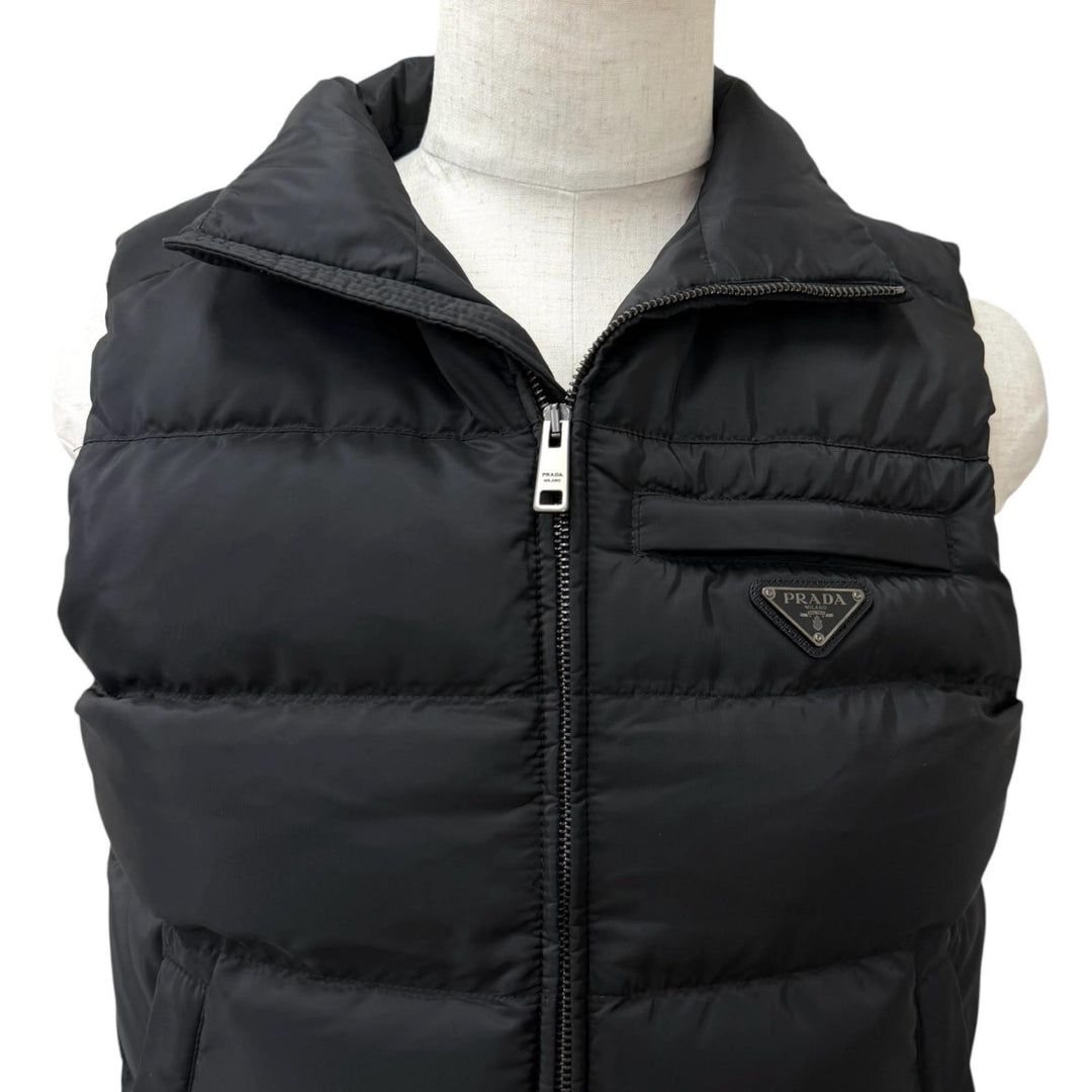 Excellent PRADA Down vest triangle logo triangle plate black