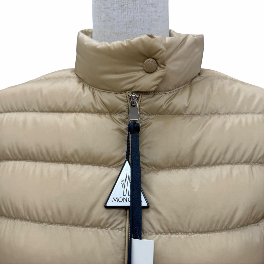 Pristine MONCLER Down jacket LANS includes pocketable storage bag, beige 1