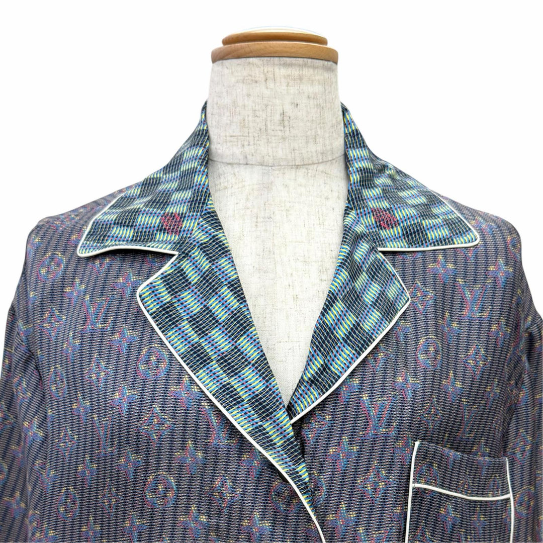 Pristine LOUIS VUITTON Long sleeve shirt LV buttoned, 3D monogram print silk 34