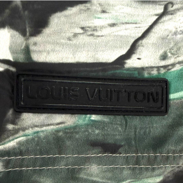 Pristine LOUIS VUITTON Shorts Marble pattern all-over