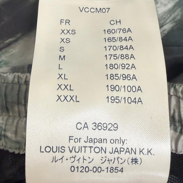 Pristine LOUIS VUITTON Shorts Marble pattern all-over