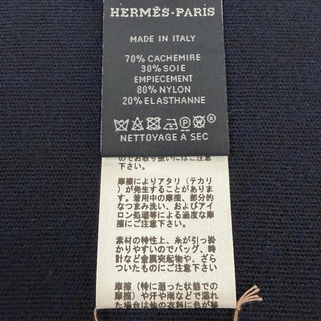 Pristine HERMES Scarf Just in Case H logo embroidered with zip pocket H393830T