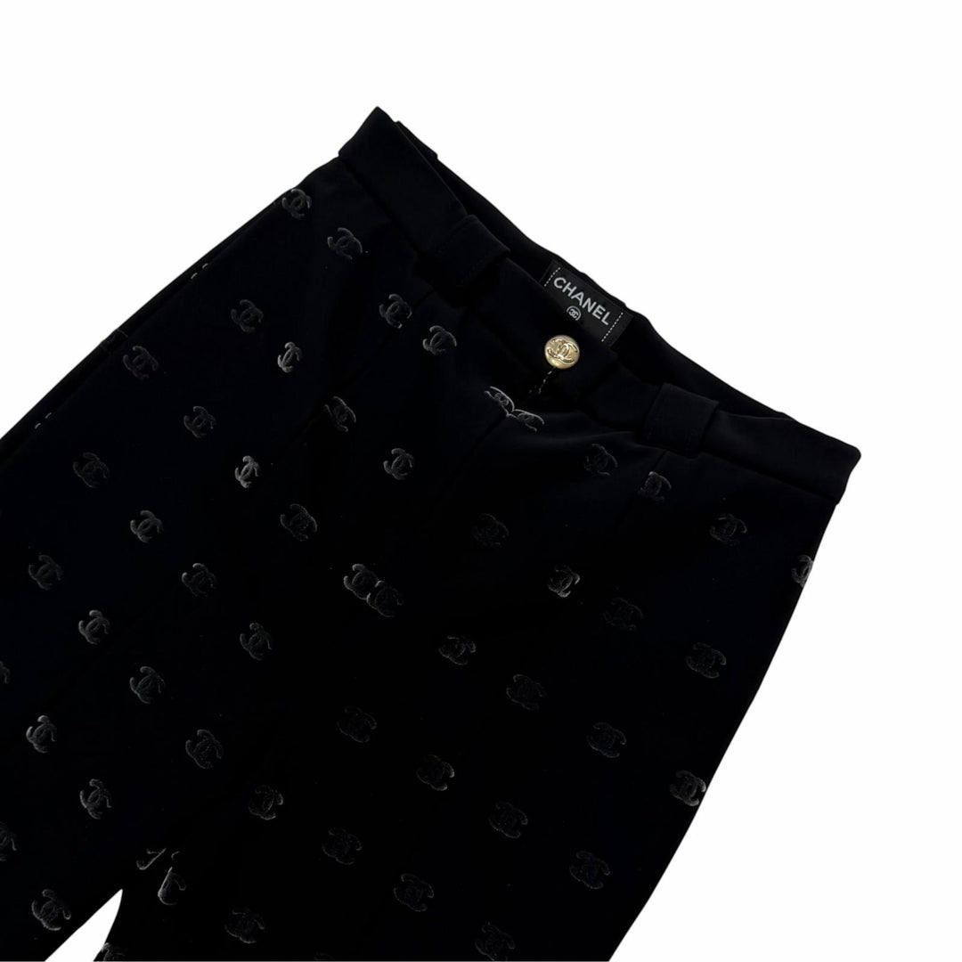 Pristine CHANEL Pants COCO MarkPattern Gold Buttons black IT 36 22N P73213V64869