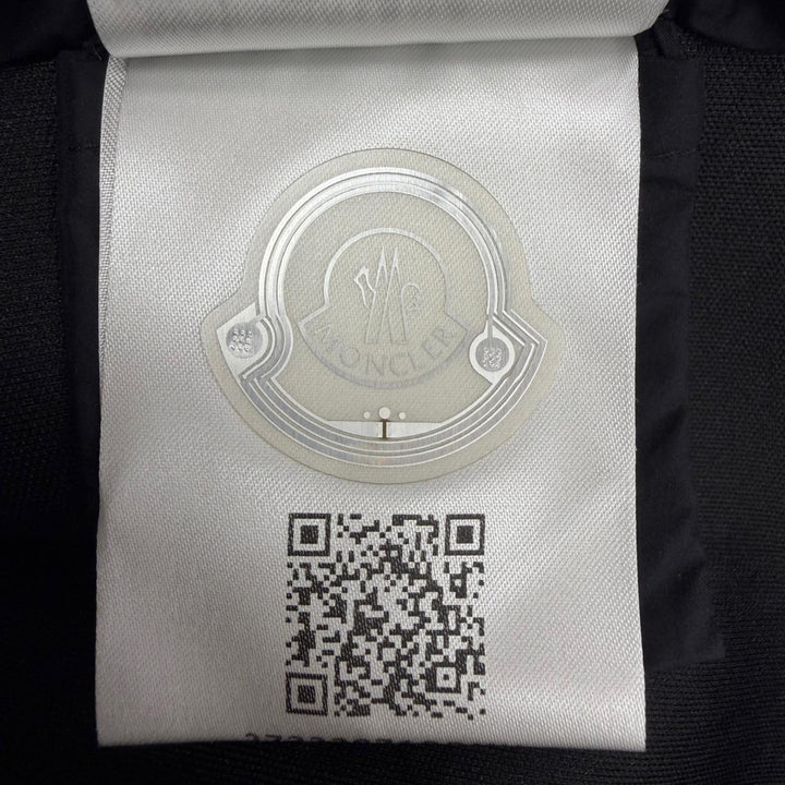 Excellent MONCLER Blouson MAGLIA APERTA Down-Paneled black