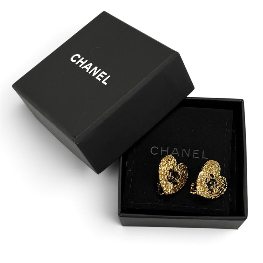 Excellent CHANEL Earring COCO Mark Heart gold Women B24P
