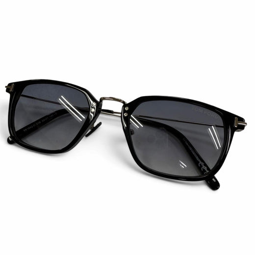 Pristine TOM FORD sunglasses Gradient lens square-shaped eyewear black TF1042-D
