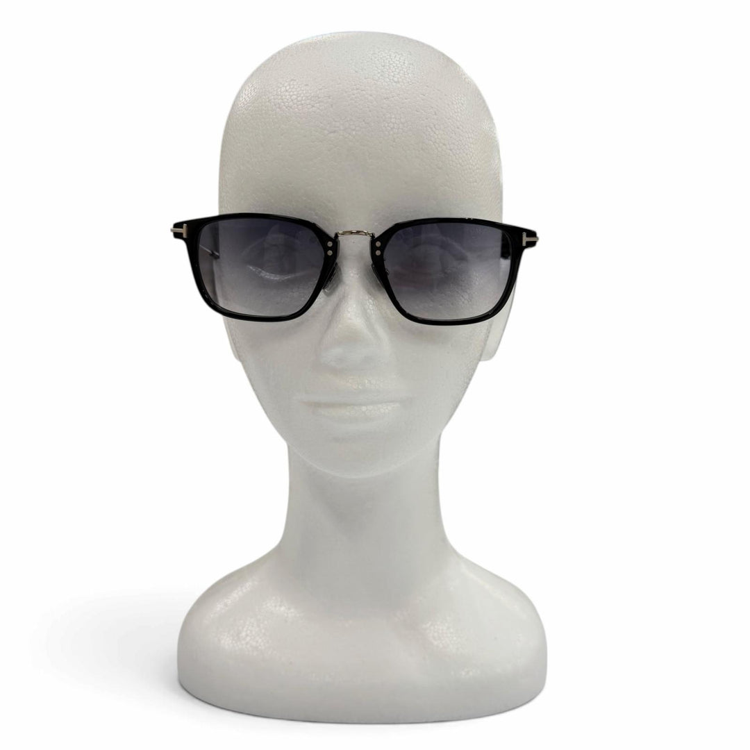 Pristine TOM FORD sunglasses Gradient lens square-shaped eyewear black TF1042-D
