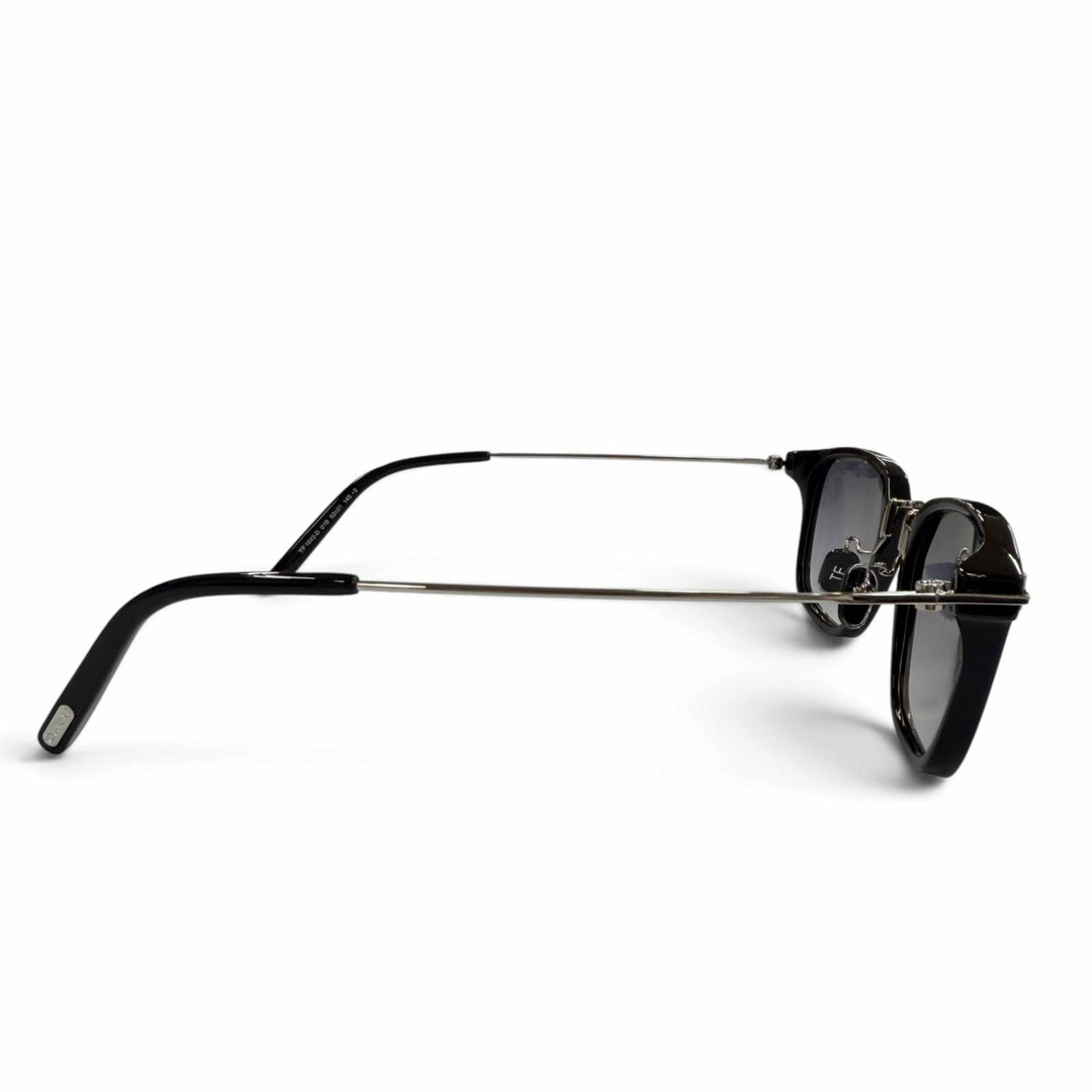 Pristine TOM FORD sunglasses Gradient lens square-shaped eyewear black TF1042-D