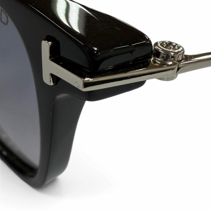 Pristine TOM FORD sunglasses Gradient lens square-shaped eyewear black TF1042-D