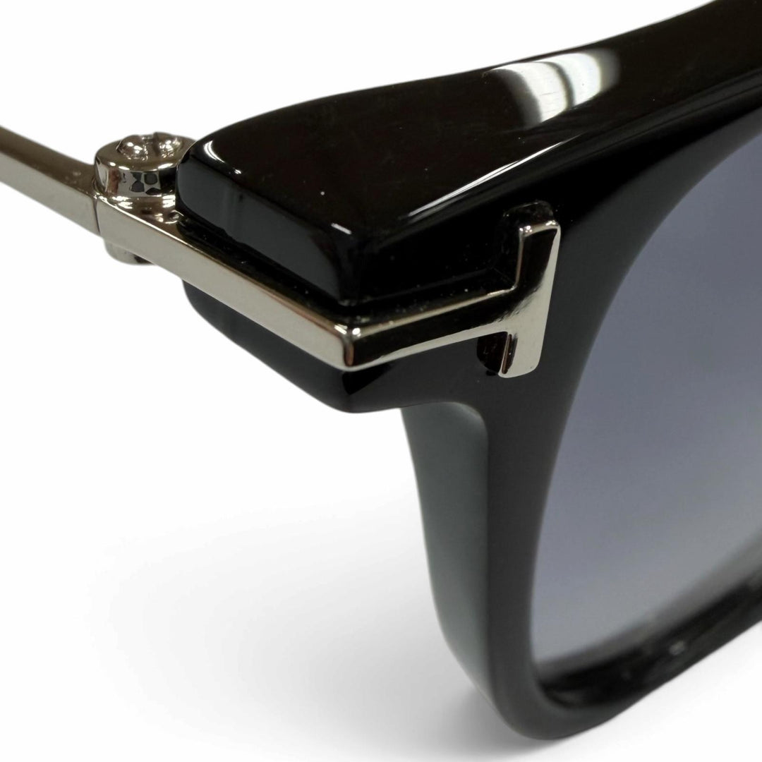 Pristine TOM FORD sunglasses Gradient lens square-shaped eyewear black TF1042-D