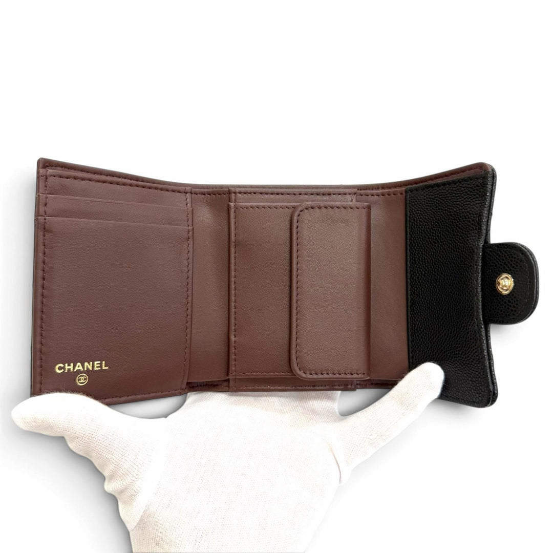 Excellent CHANEL COCO Mark Matelassé Timeless Classic Line Flap Compact Wallet