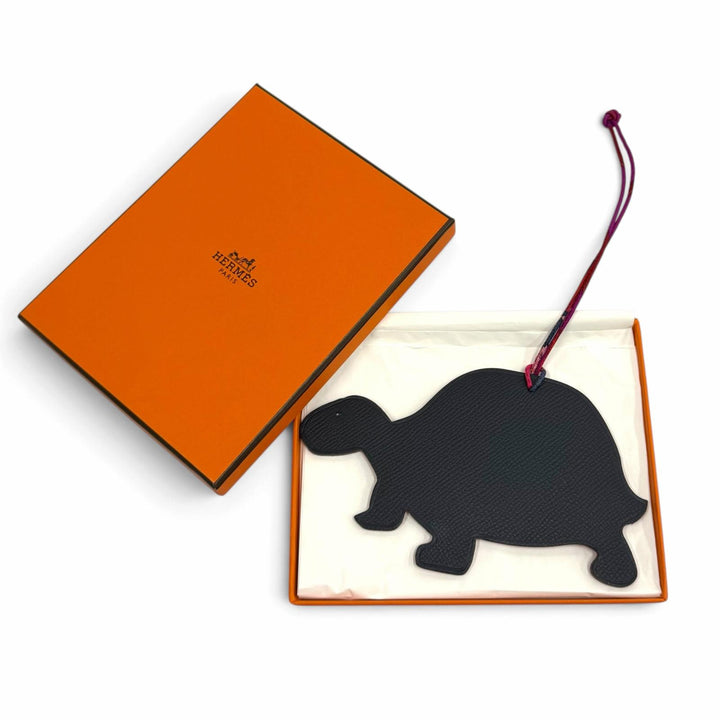Great HERMES Bag charm Petit H GM turtle turtle Red leather Women