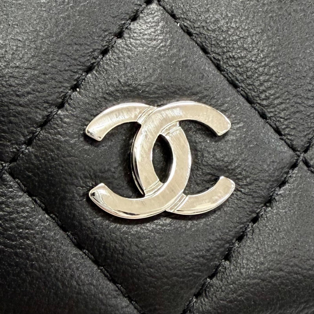 Great CHANEL COCO Mark Matelassé Timeless Classic Long Flap Wallet black A31509