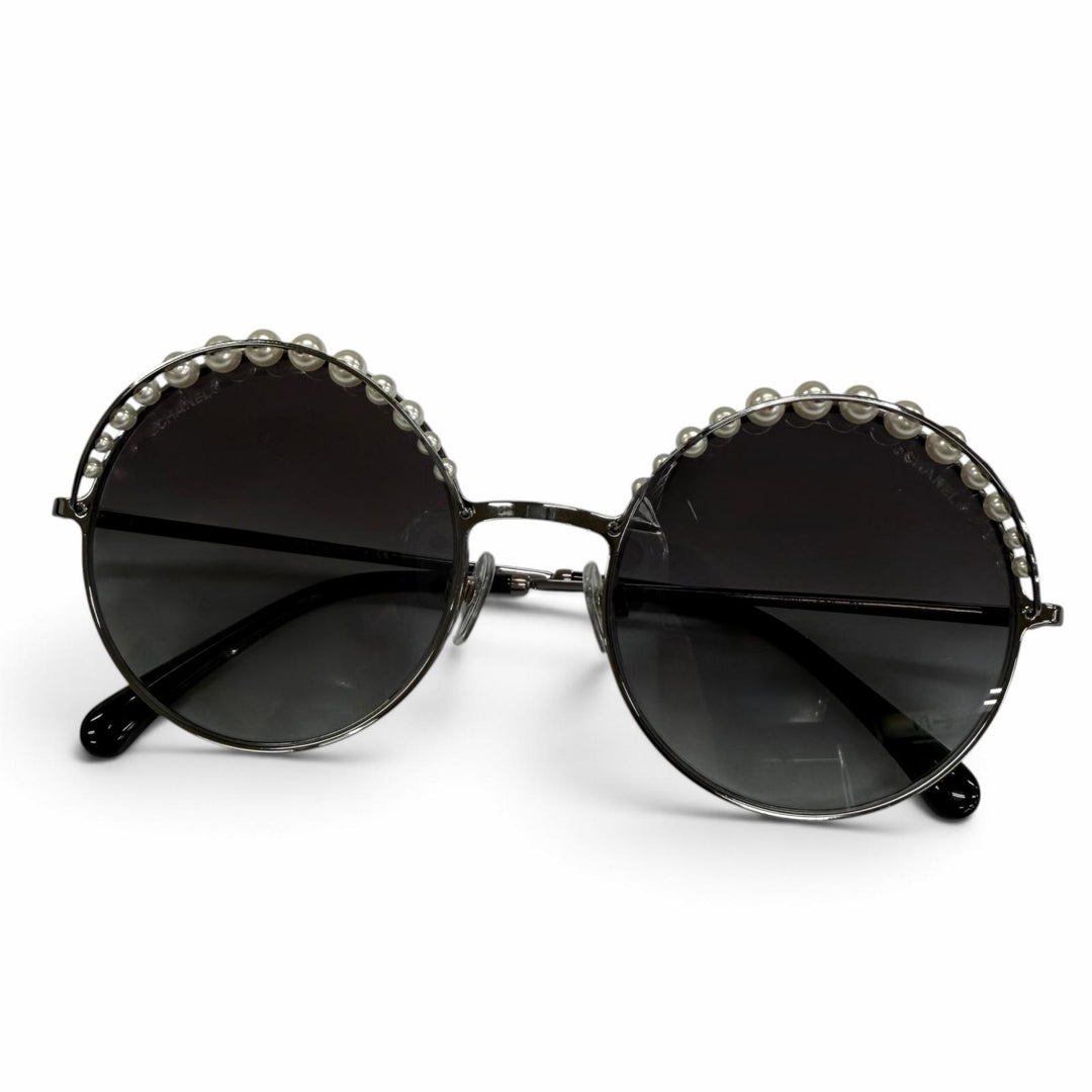 Excellent CHANEL sunglasses COCO Mark Eco Pearl Cancer metallic Women 4234-H