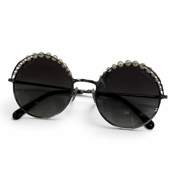 Excellent CHANEL sunglasses COCO Mark Eco Pearl Cancer metallic Women 4234-H