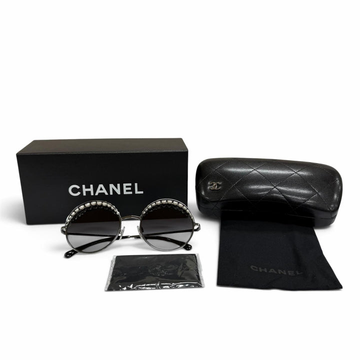 Excellent CHANEL sunglasses COCO Mark Eco Pearl Cancer metallic Women 4234-H
