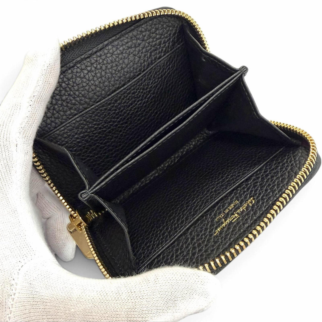 Pristine FERRAGAMO Gancini Zip Around Leather Coin Case Compact Wallet 220406