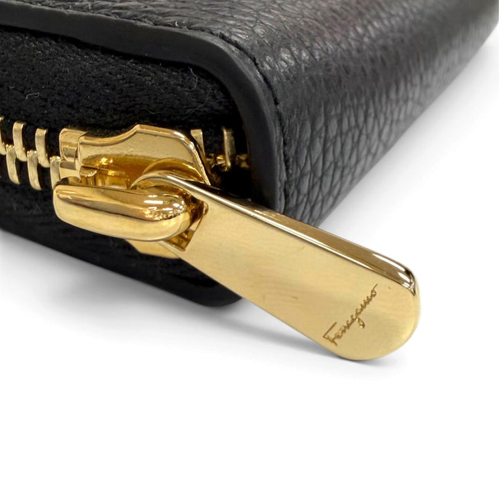 Pristine FERRAGAMO Gancini Zip Around Leather Coin Case Compact Wallet 220406