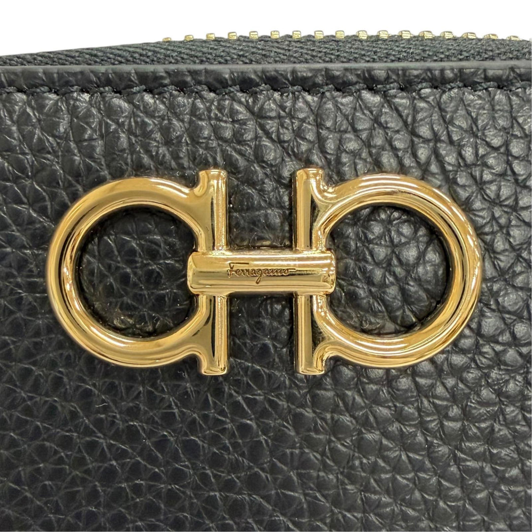 Pristine FERRAGAMO Gancini Zip Around Leather Coin Case Compact Wallet 220406