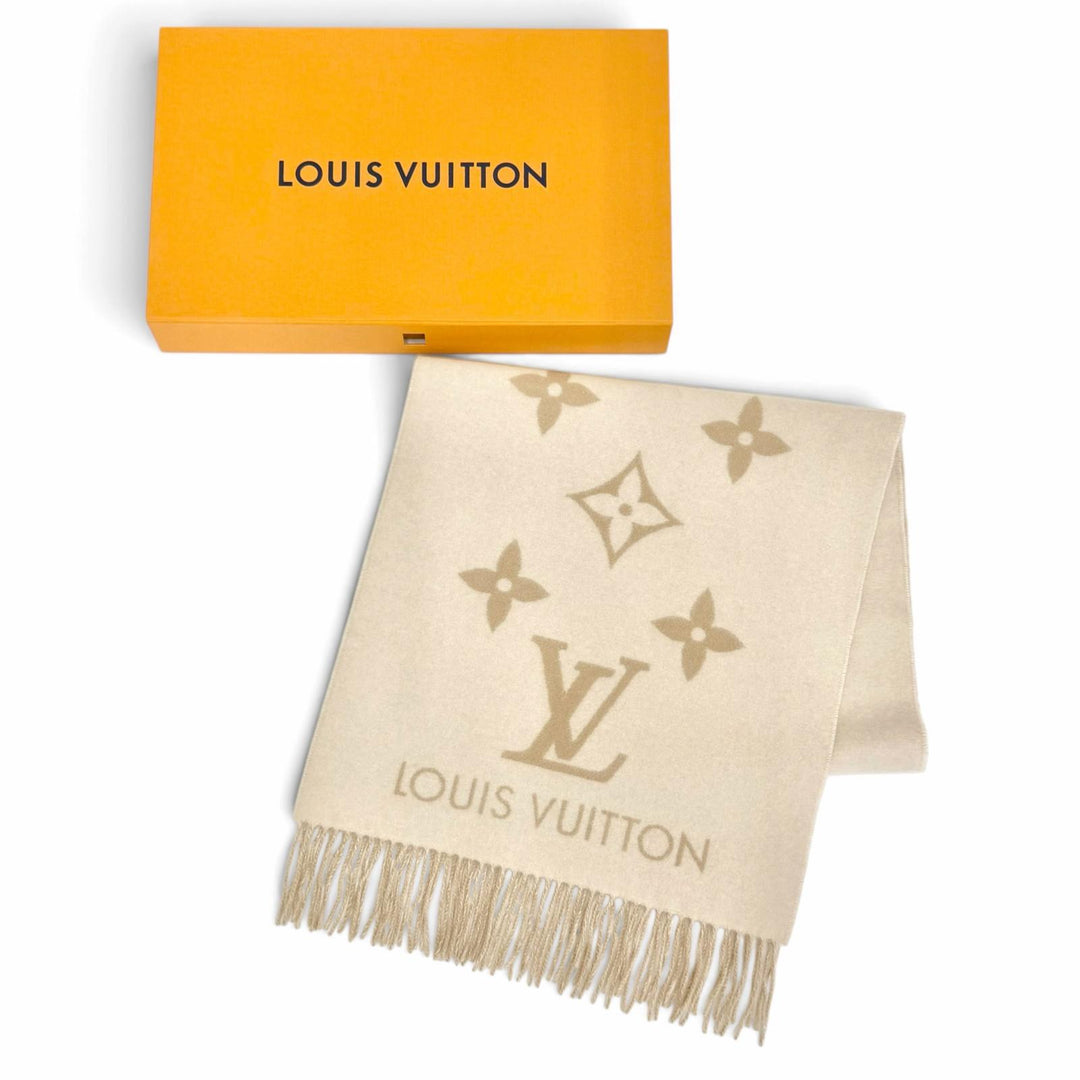 Excellent LOUIS VUITTON muffler reykjavik Monogram Giant Pattern M78123