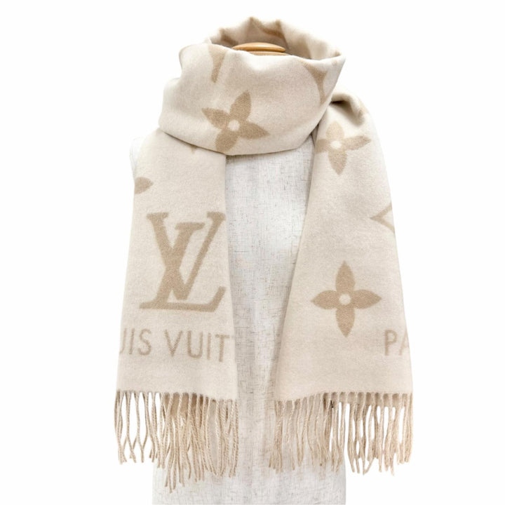 Excellent LOUIS VUITTON muffler reykjavik Monogram Giant Pattern M78123