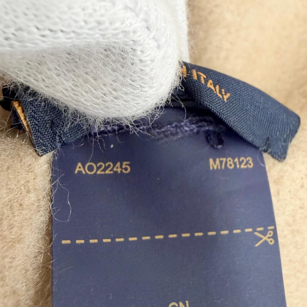 Excellent LOUIS VUITTON muffler reykjavik Monogram Giant Pattern M78123