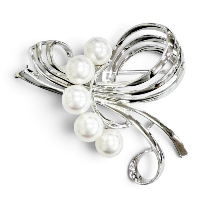 Excellent MIKIMOTO Brooch Pearl 5P Akoya Pearl Silver Women