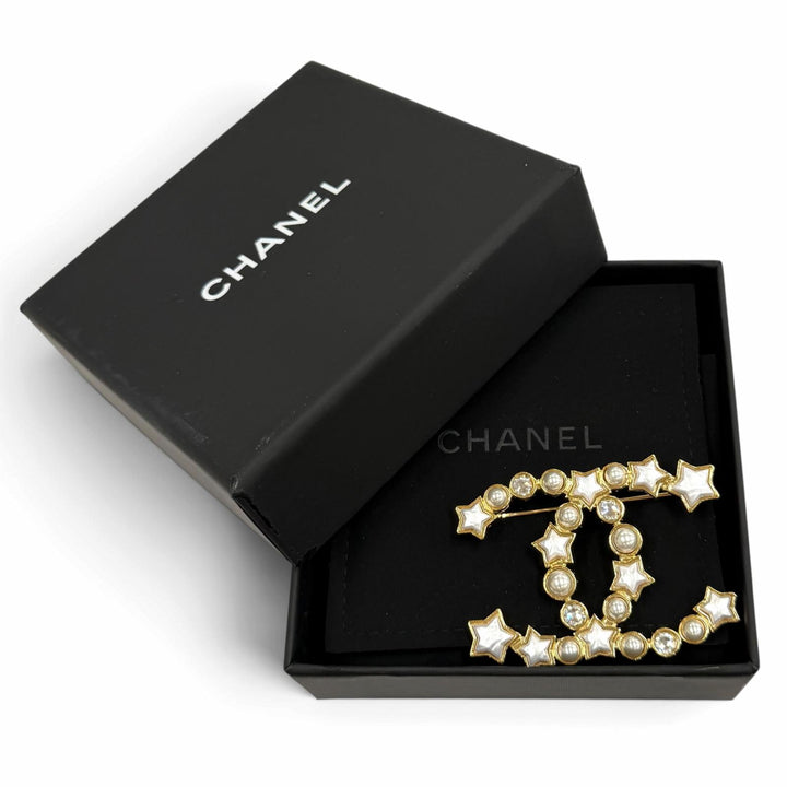 Excellent CHANEL Brooch COCO Mark Rhinestone Eco Pearl Star white Women B24C
