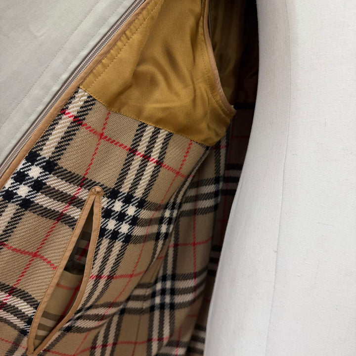 Great Burberrys coat Nova check liner, concealed placket Light khaki cotton mens