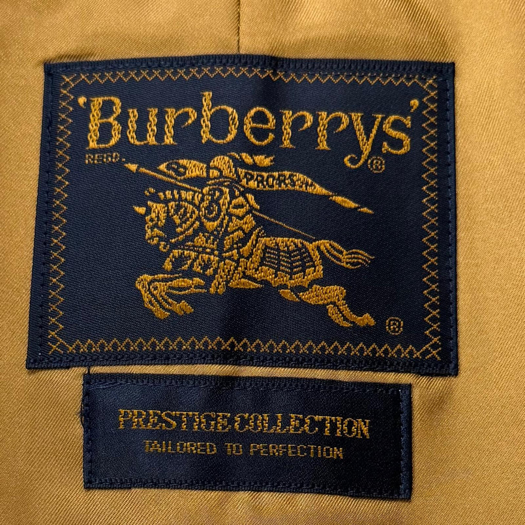 Great Burberrys coat Nova check liner, concealed placket Light khaki cotton mens