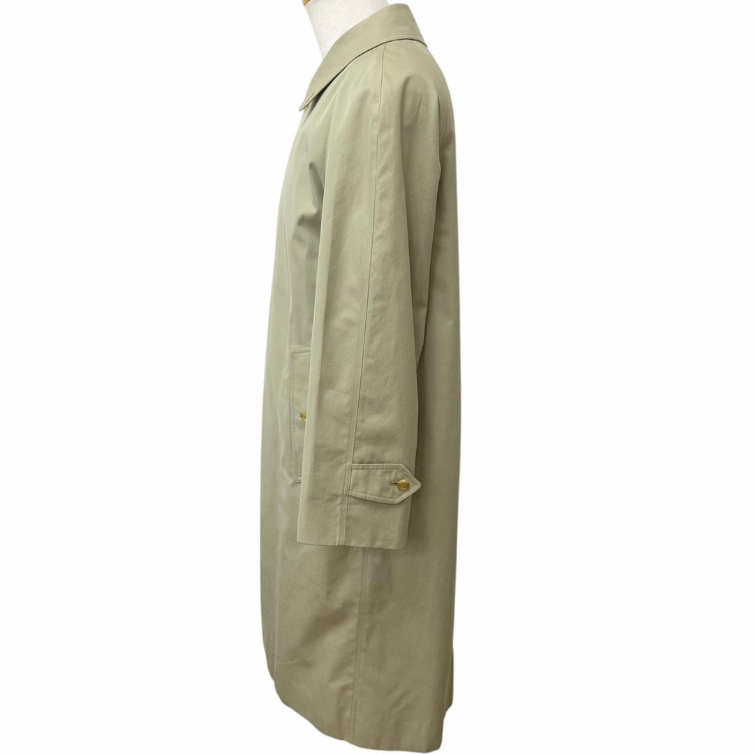 Great Burberrys coat Nova check pattern on the back Fly front khaki