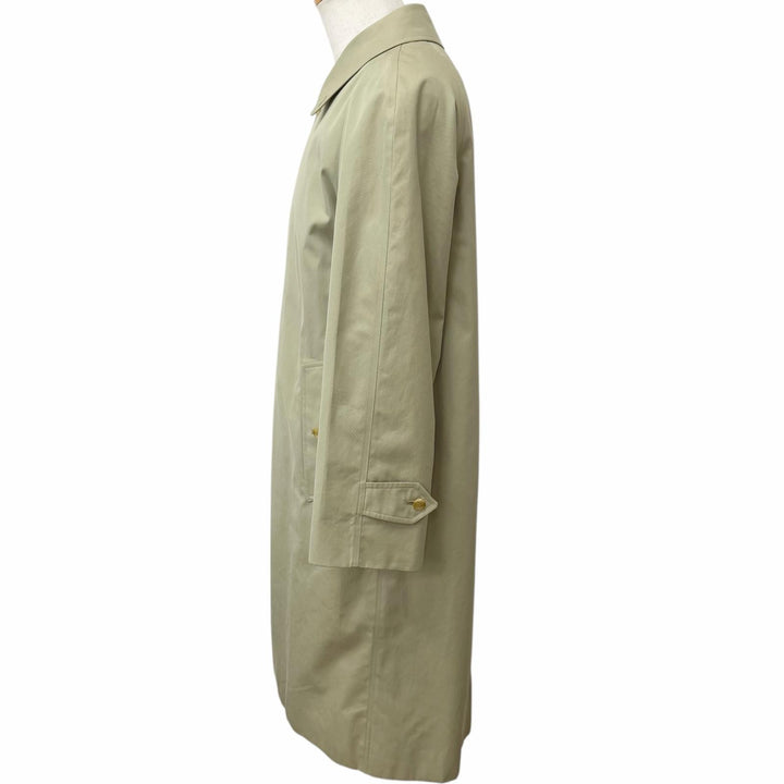 Great Burberrys coat Nova check pattern on the back Fly front khaki