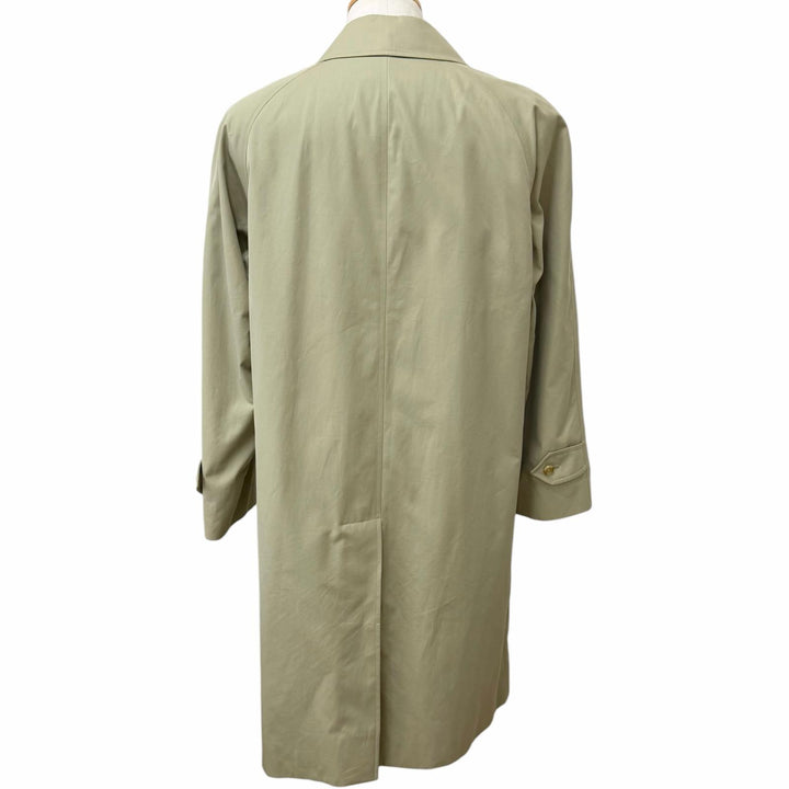 Great Burberrys coat Nova check pattern on the back Fly front khaki