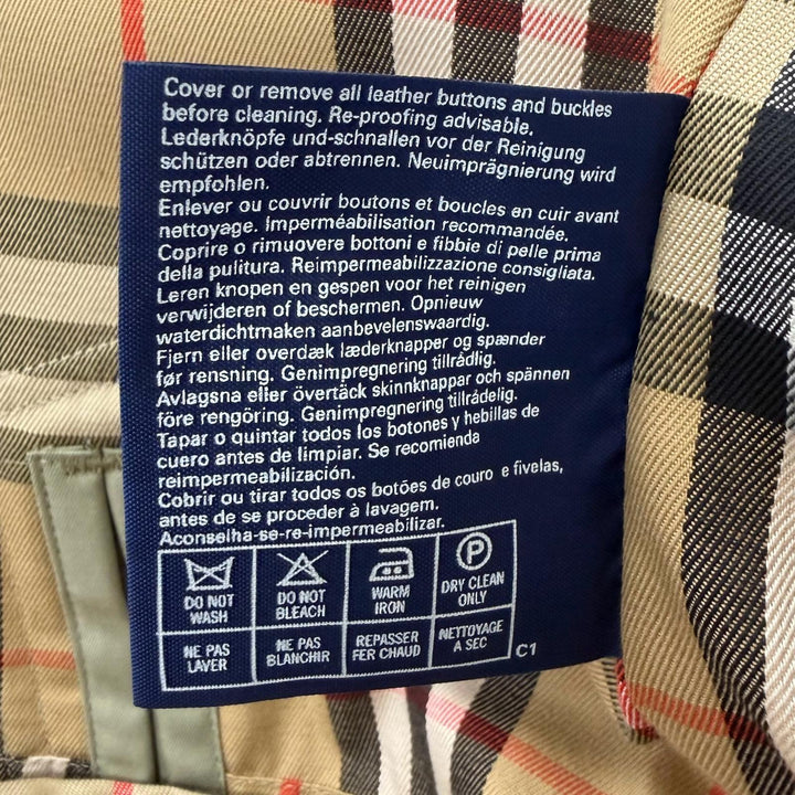 Great Burberrys coat Nova check pattern on the back Fly front khaki