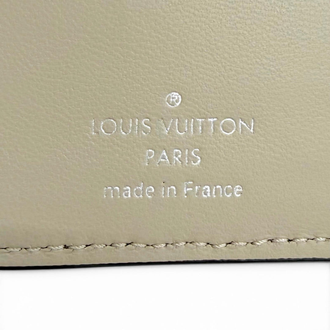 Pristine LOUIS VUITTON Bifold Wallet Portefeuille Claire Mahina Women M80817
