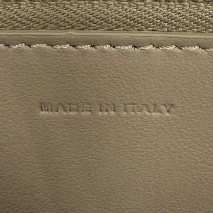 Pristine FENDI Purse Logo Metal Selleria Peekaboo Zip-Around Leather 8M0517