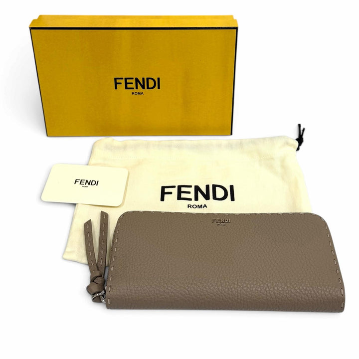 Pristine FENDI Purse Logo Metal Selleria Peekaboo Zip-Around Leather 8M0517
