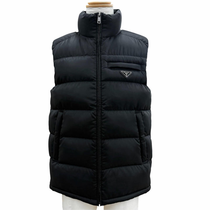 Great PRADA Down vest Triangle logo, triangle plate, zip-up black mens 48