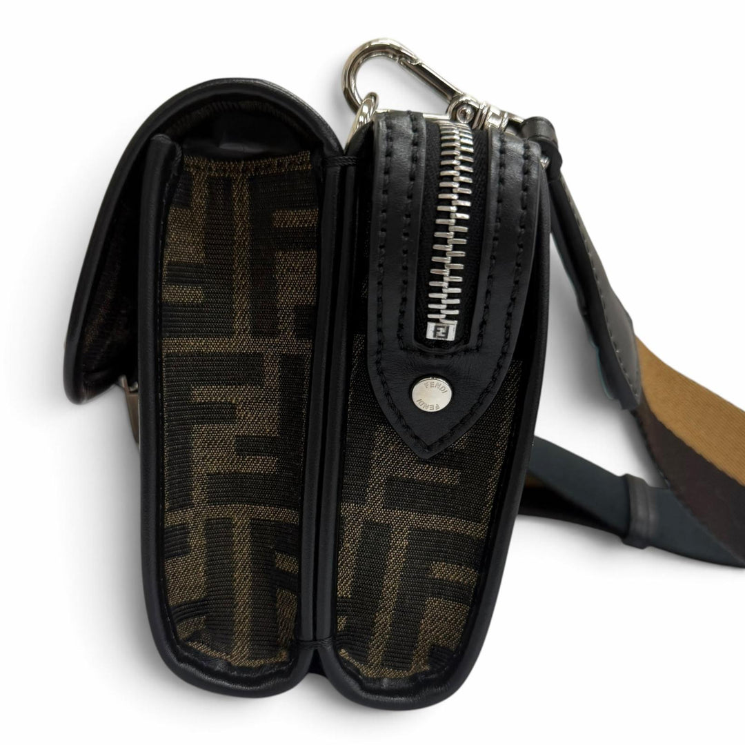 Great FENDI Shoulder Bag Zucca Pattern Double Baguette Brown canvas mens 7VA649