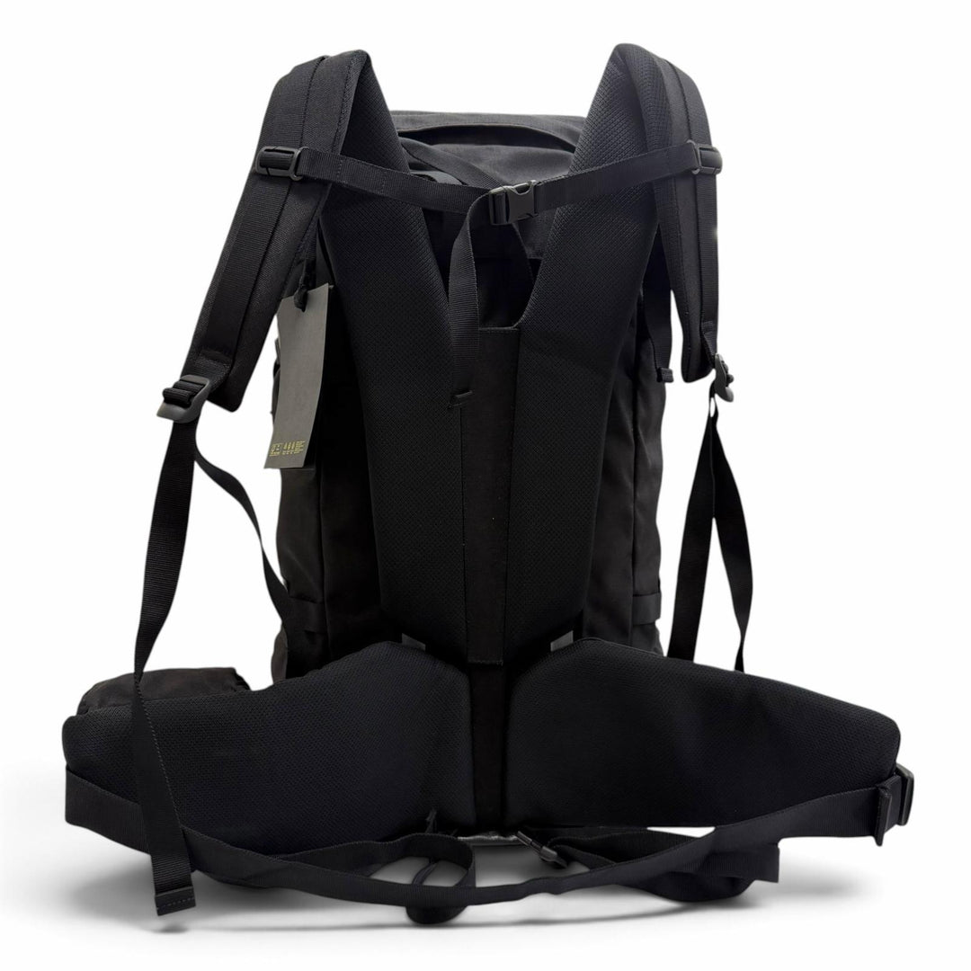 Great MONCLER HYKE Backpack Daypack Leather-trimmed large size. 5A00001 M2533