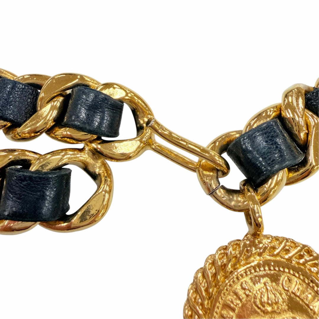 Great CHANEL belt 31 RUE CAMBON COCO Mark Coin Motif Leather Double Chain gold