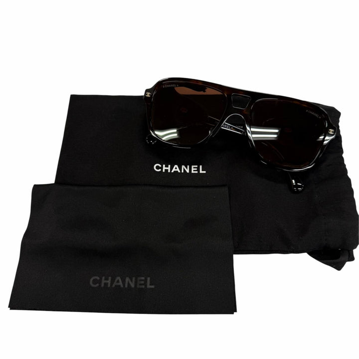 Very Good CHANEL pilot shape sunglasses Current model, tweed. Brown 25N 71734A
